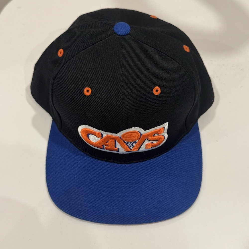 Mitchell & Ness Cleveland Cavaliers Hardwood Classics Two-Tone Adjustable SB NBA